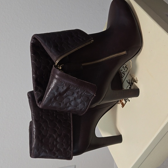 New Coach Leather Boots - Picture 3 of 6